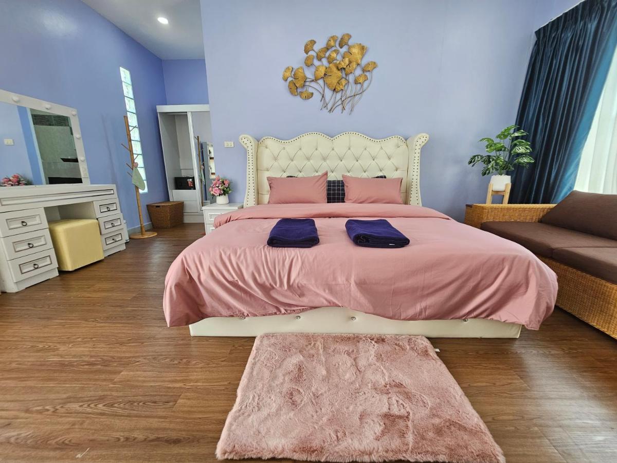 Chambre Lit King-Size - Vue sur Piscine 