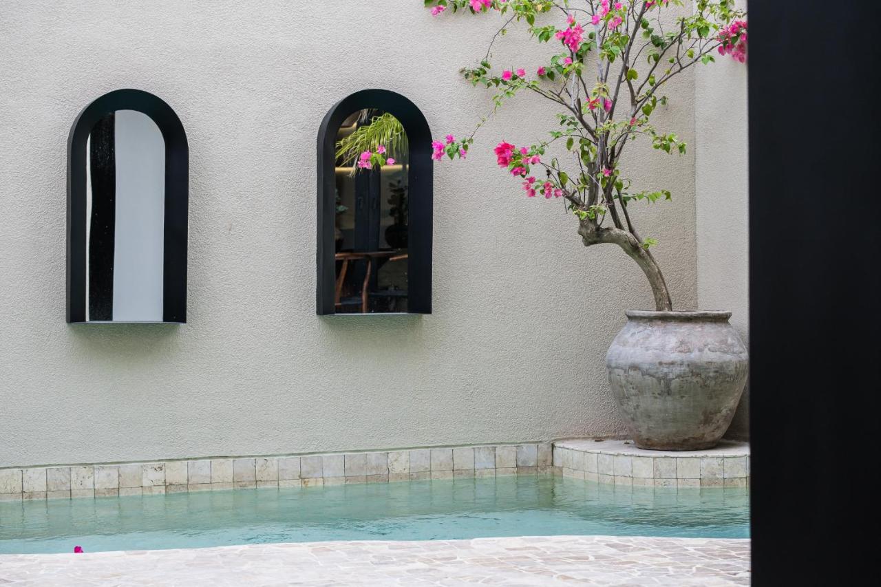 Luxurious Villa Hamptons Pererenan - Chambres d’hôtes Canggu