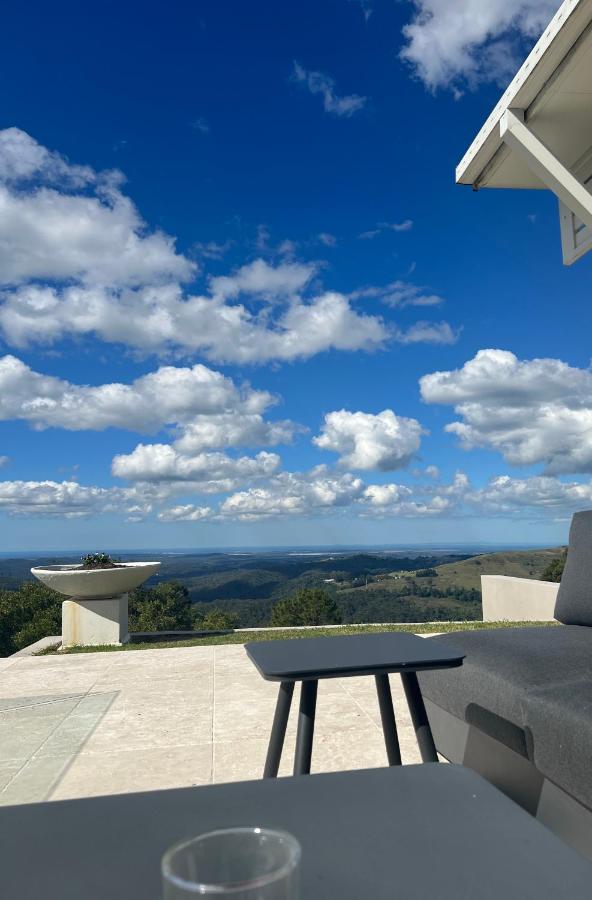 Sky high luxury estate - B&B