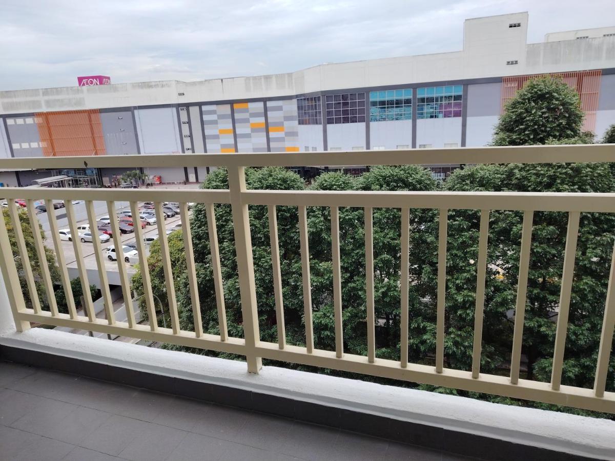 Maison Inn-JB Tebrau Staycation City Walk Within 8 mins to Ikea Toppen & AEON Mall - B&B