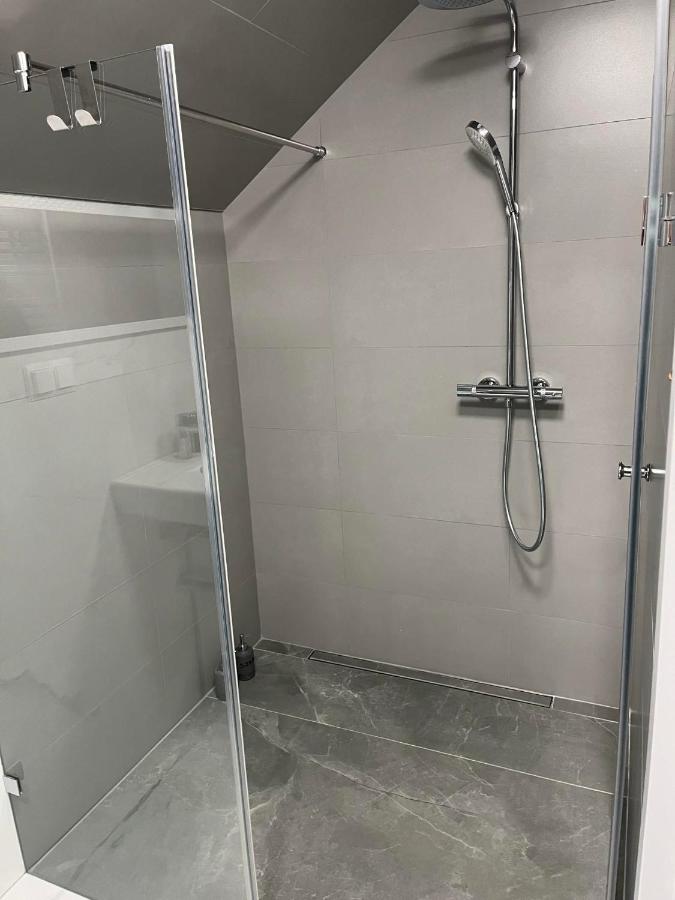 Vierpersoonskamer met Gedeelde Badkamer