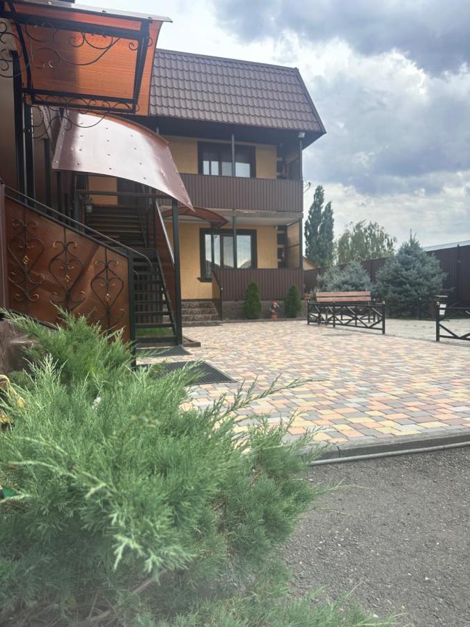 "Гостевой дом Анны" по улице Абая, 165 - B&B Taldykorgan