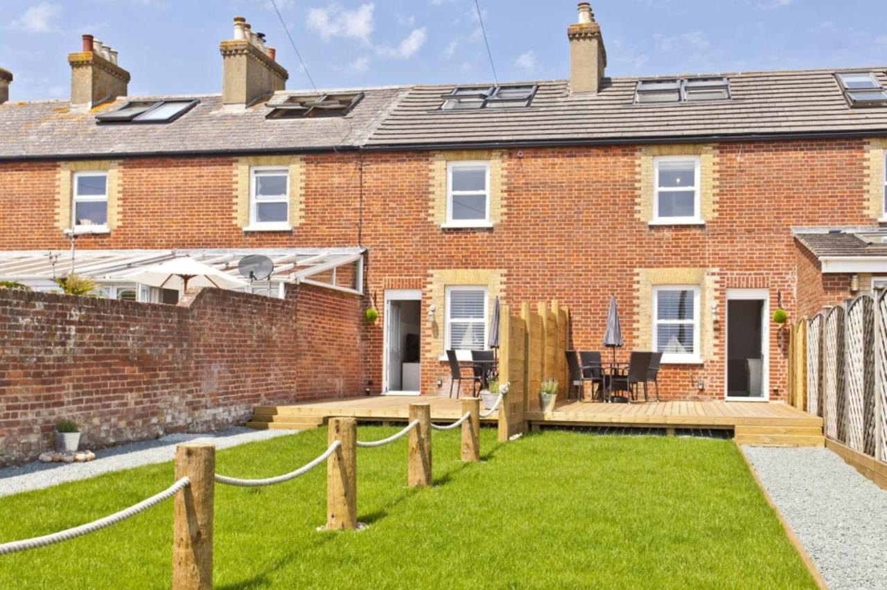 COASTGUARD COTTAGES by BOURNECOAST - A Charming Victorian Holiday Home with SEA VIEWS, Parking and Garden - HB6098 - Chambres d'hôtes Bournemouth