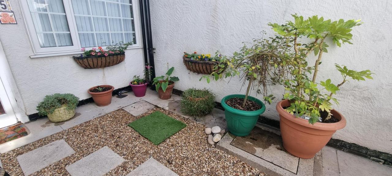 The Hideaway Cottage Feel Patio Central Parking - B&B Southport