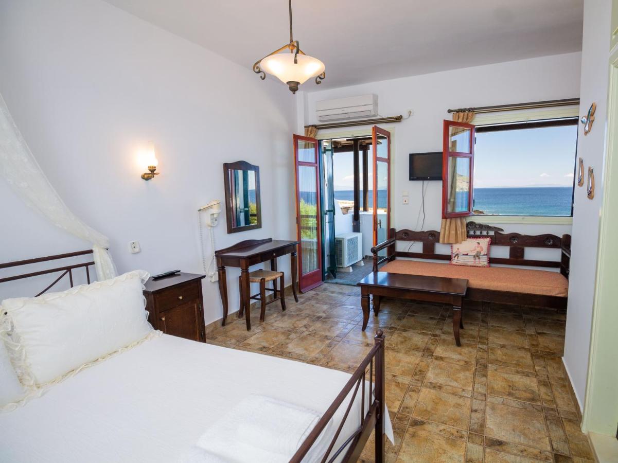 Doppelzimmer mit Balkon und Meerblick