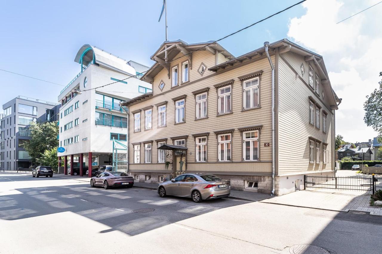 Historical & Modern Business Suite with Sauna @Kadriorg - B&B Tallin