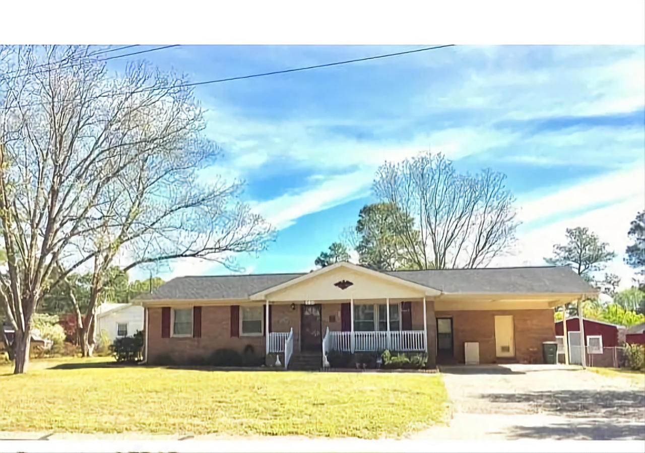 Highest Level Hospitality 3-Bedroom - B&B Fayetteville