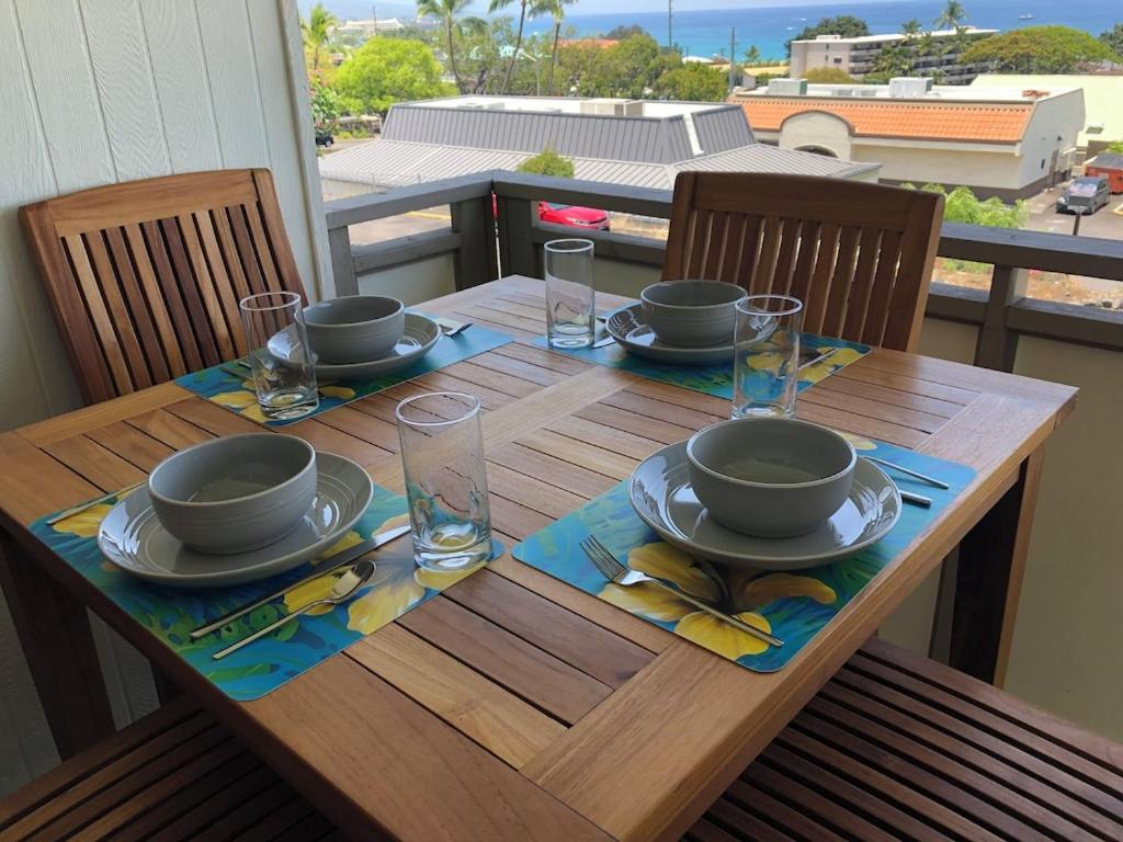 Beautiful Ocean View Downtown Getaway - B&B