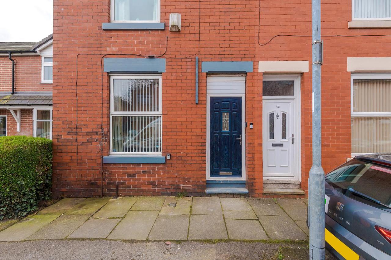 NEW! Spacious House in Manchester by 53 Degrees Property, Ideal for Long Term Stays & Business! - B&B