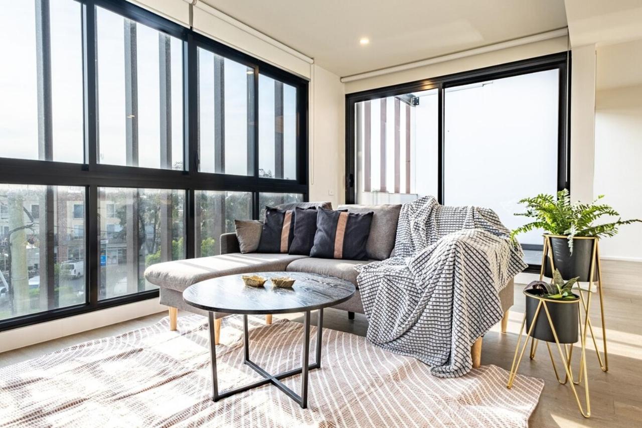 Stunning 2br Loft Maribyrnongfree Parkingbalcony - Chambres d’hôtes Maribyrnong