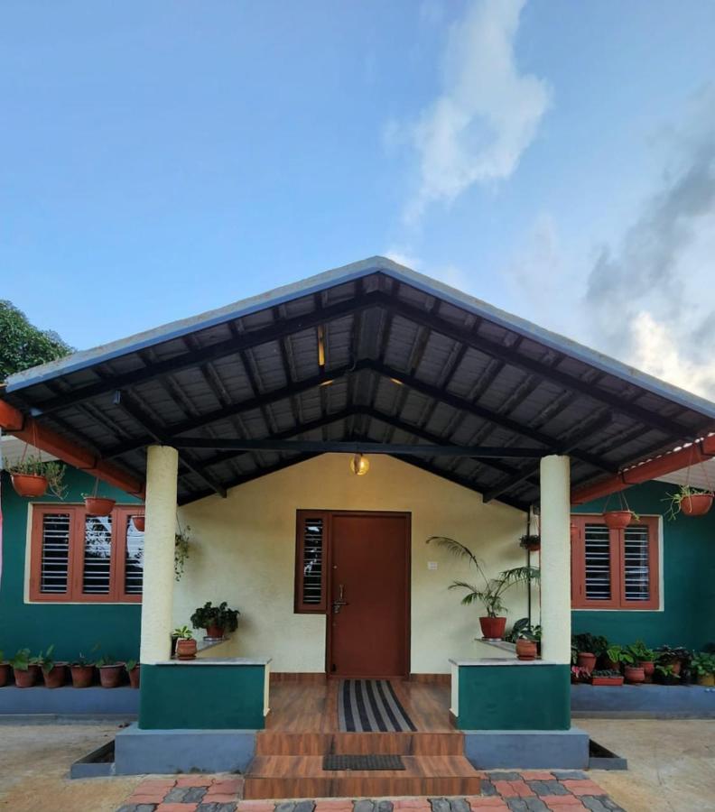 THAMANE Homestay Couple Rooms - B&B