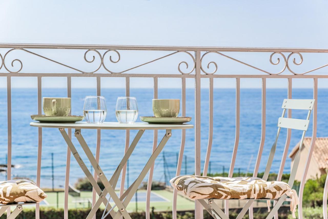 BLEU PARADIS - Studio Cosy - Vue Mer & Terrasse Romantique - Parking privé - B&B Les Issambres