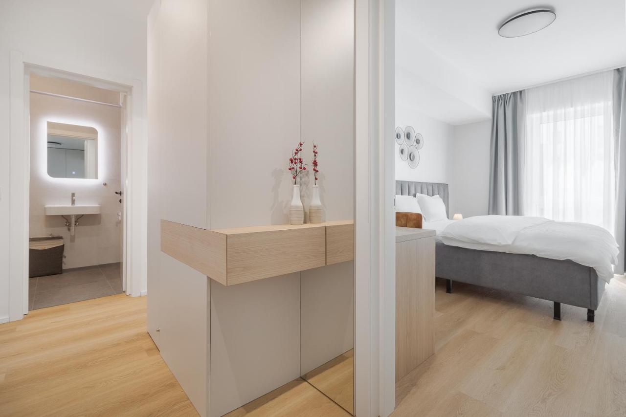 Urban Suite- Luxe 2BR with Balcony and Parking - B&B