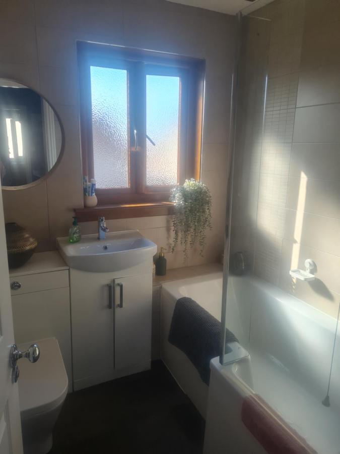 Edinburgh- 2 Double rooms available - B&B