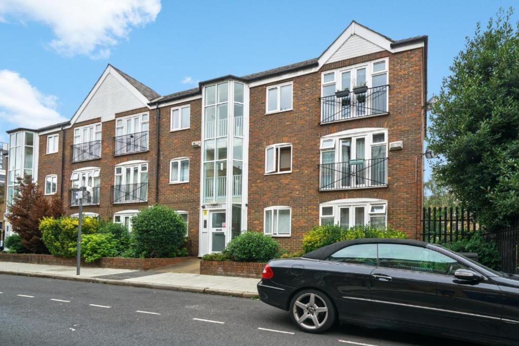 1 Bed Apartment in London Bridge Tower Bridge FREE Parking - Perfect for Long Stay - B&B