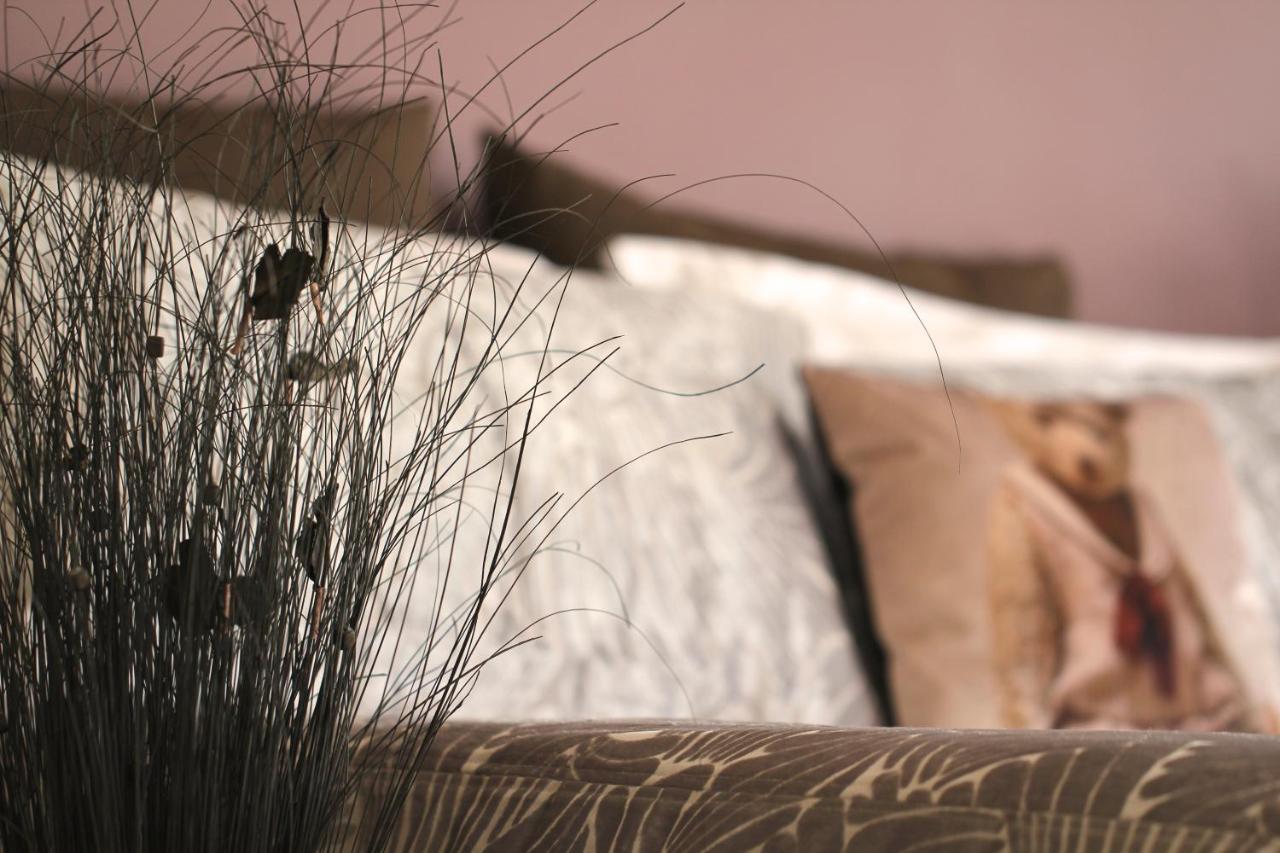 Lakeview King Suite - Cattleya Suite