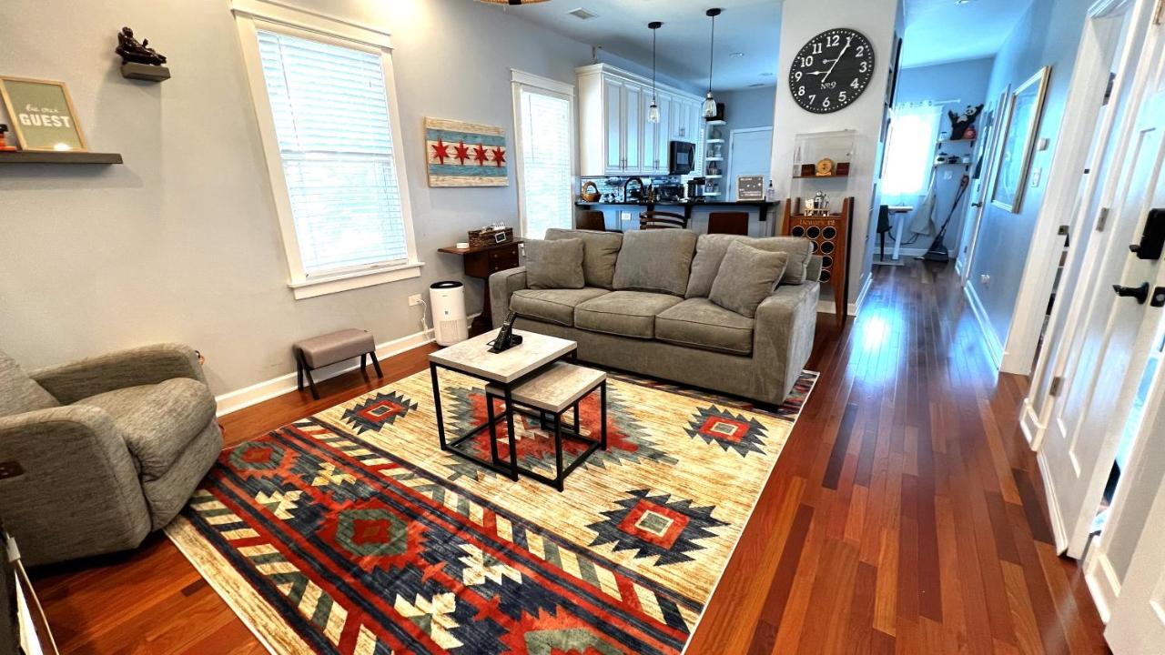 Cozy Chicago Apartment next to the River - Ferienwohnung