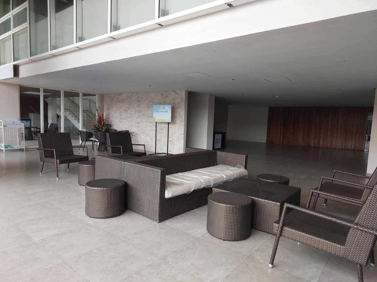 FraLoz509 at Mesavirre Garden Residences - B&B