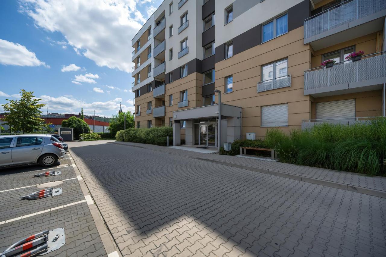 Exceptional Apartment with Parking for 6 Guests by Noclegi Renters - B&B