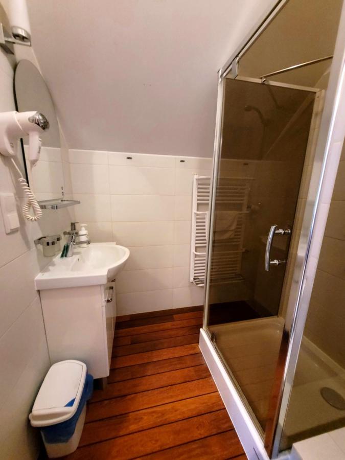 Twin Room- Attic