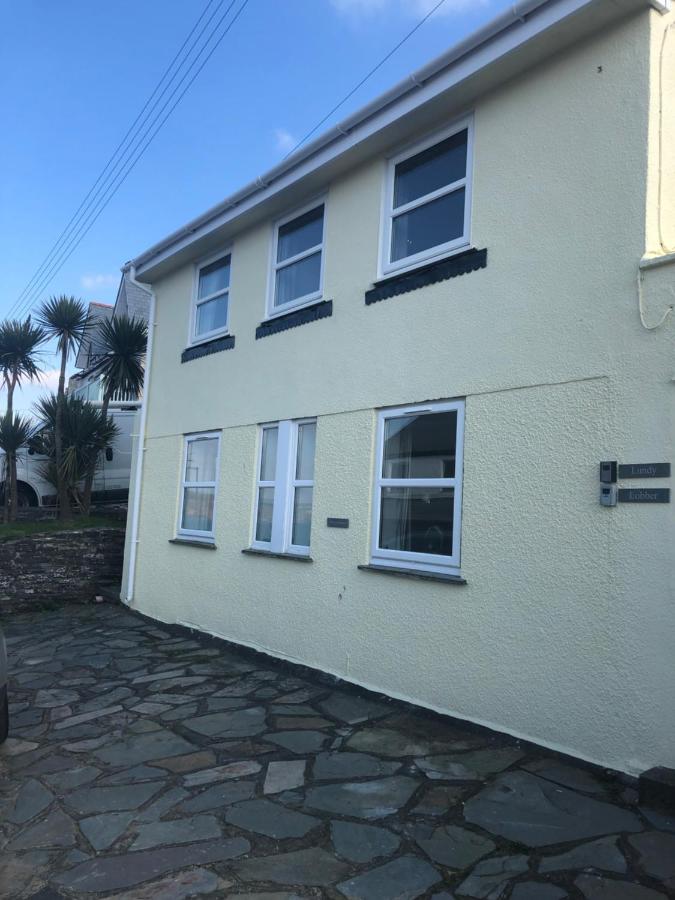 Bay House Lobber Port Isaac Apartment with Sea Views & Parking - Chambres d'hôtes Port Isaac