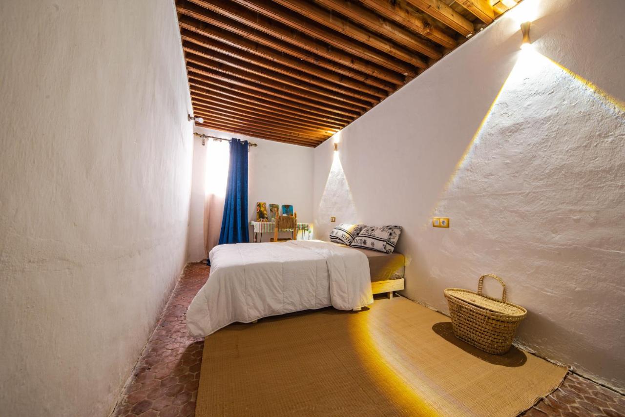 Standard Double Room with Shared Bathroom