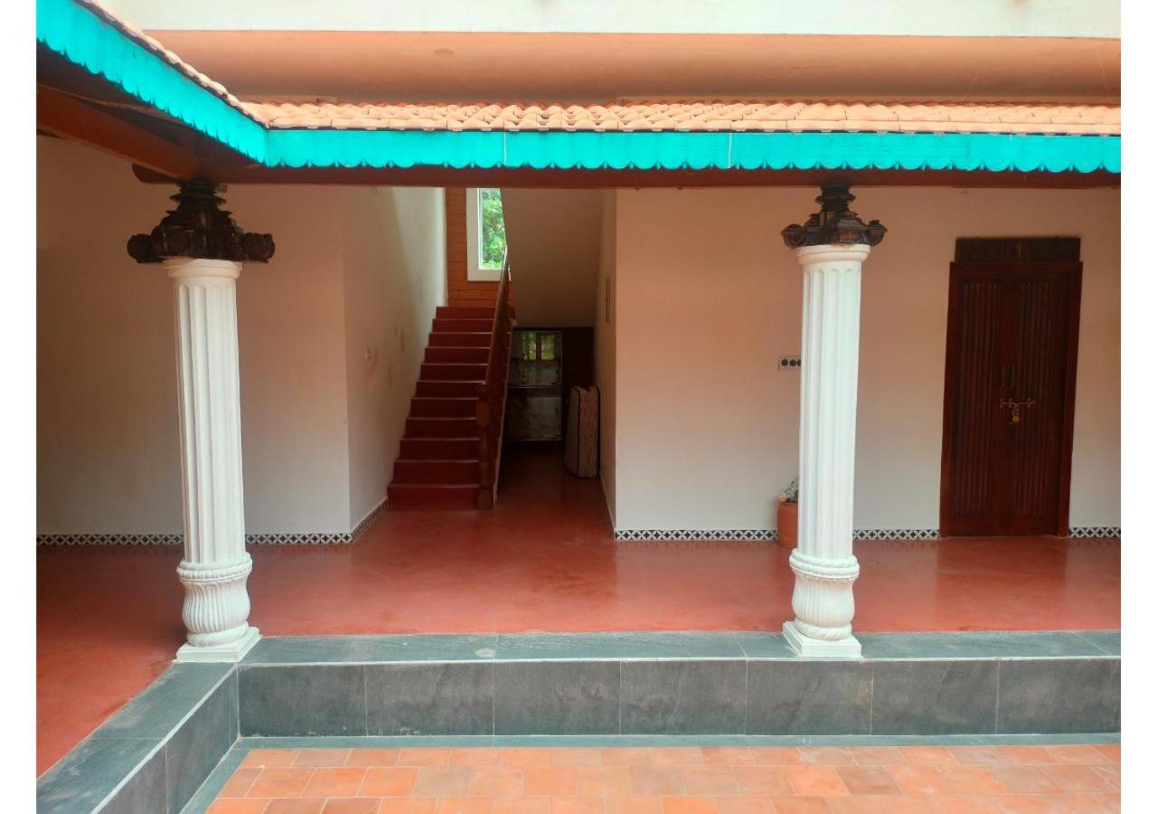 TRK Farms, Vinmeen retreat - B&B Latteri