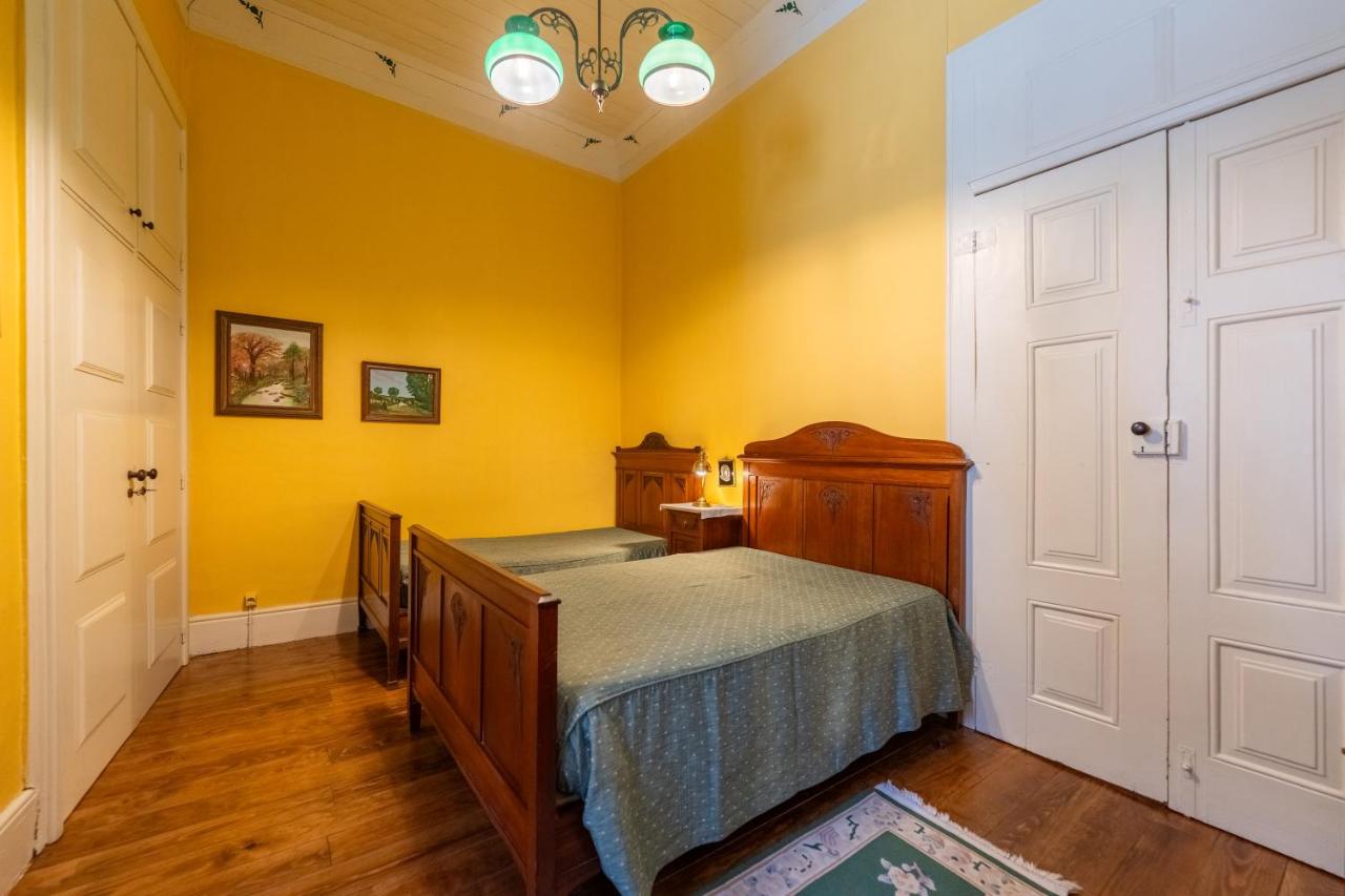 Grote Kamer met 2 Bedden