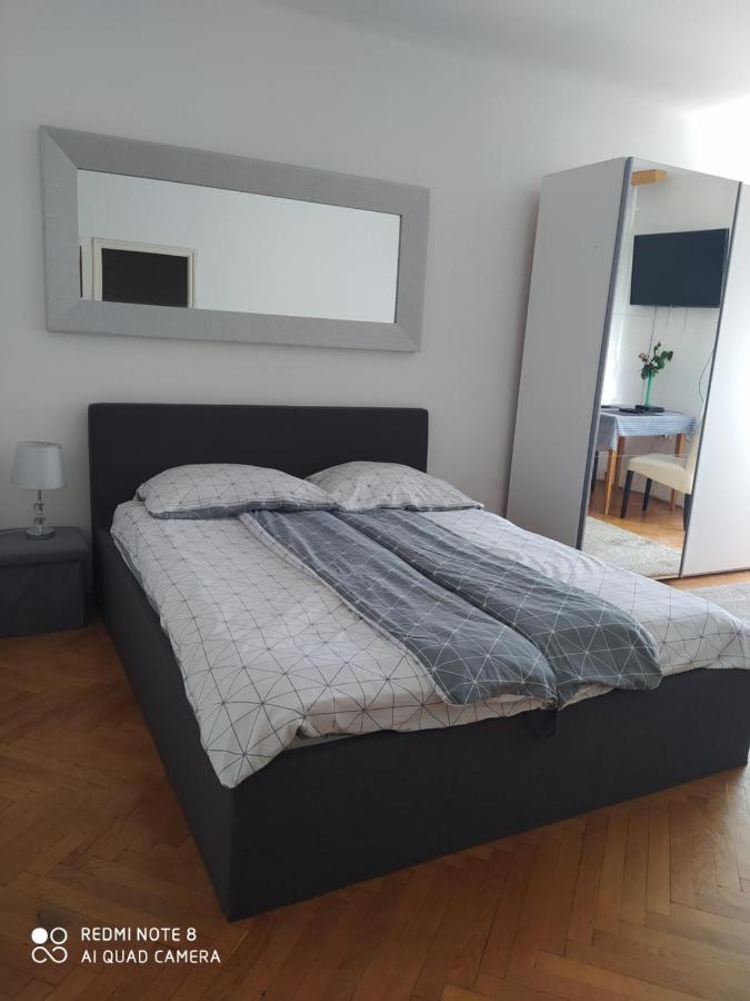 Dóm Tér Apartman 1 - B&B