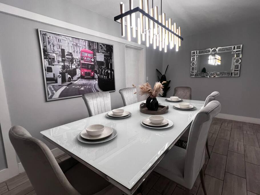 Luxurious Westchester Home Near Miami Clinics - Bed and Breakfast
