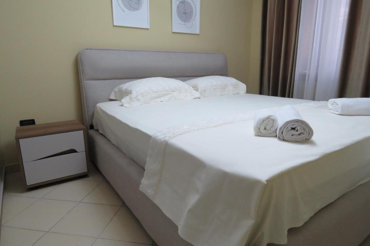 Cozy & Comfort Apartment near City Center, Xhamlliku Tirana - Chambres d'hôtes Tirana