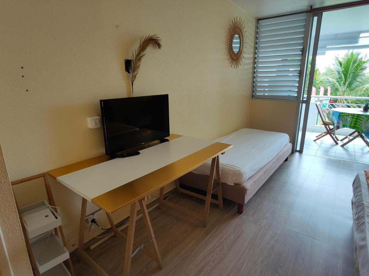 Studio vue mer, pieds dans l'eau - B&B Le Gosier