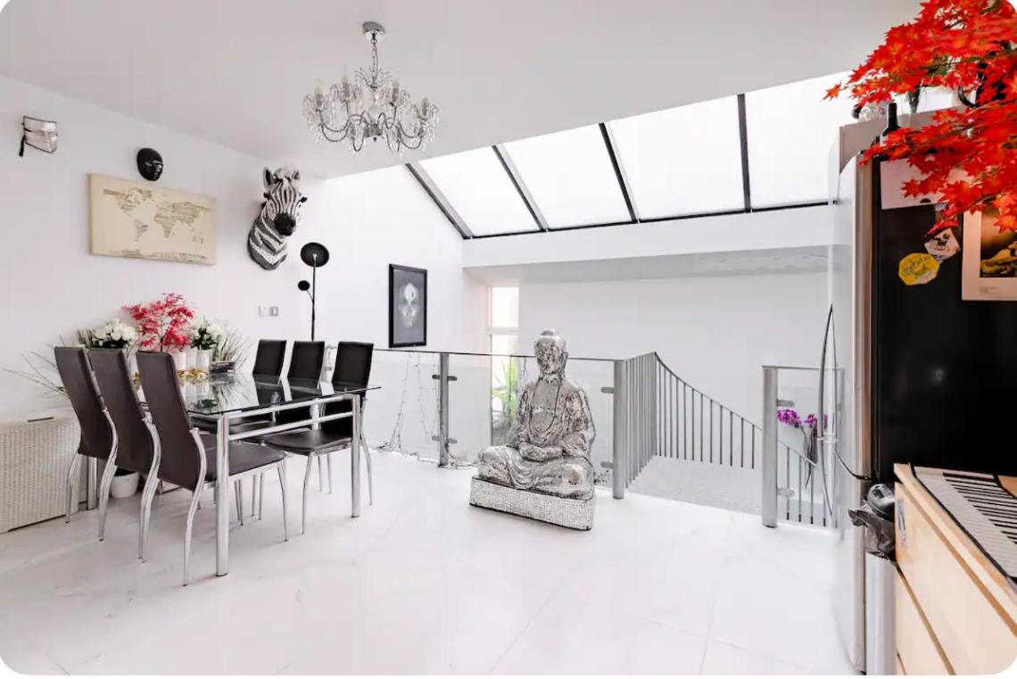 Lockable ensuite room in modern space with shared kitchen Fast WIFI - B&B