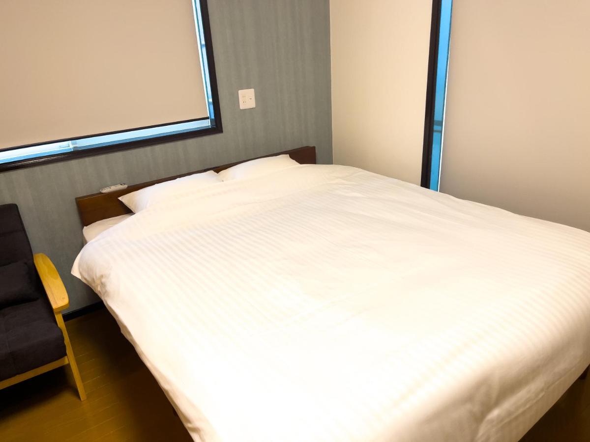 改装済み最大9名まで快適空間 プロジェクター付き1棟貸しの宿 こふみ - B&B