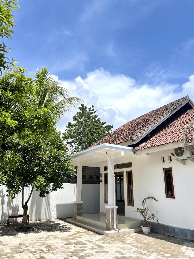 Villa Mandalika - B&B
