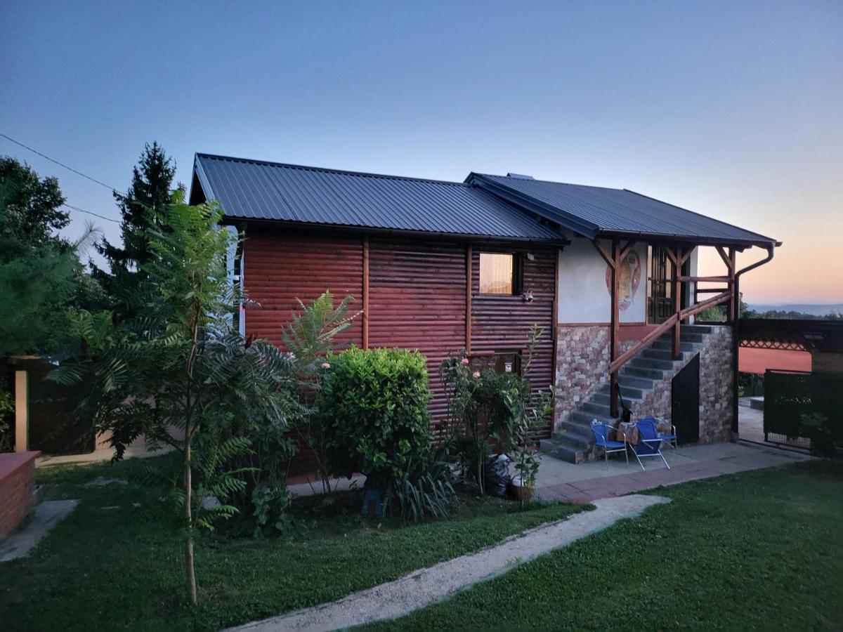 VIKENDICA GARFILD SA BAZENOM i SAUNOM BANJA LUKA - B&B