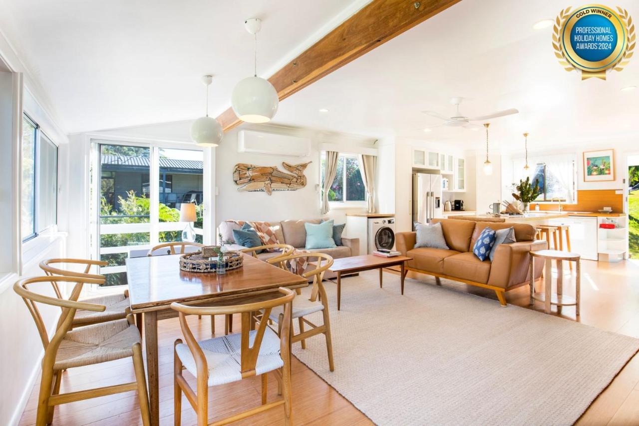 Reflections Pet Friendly Waterfront - B&B