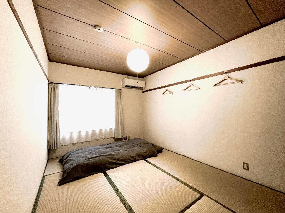 Economy Triple Room with Shared Bathroom