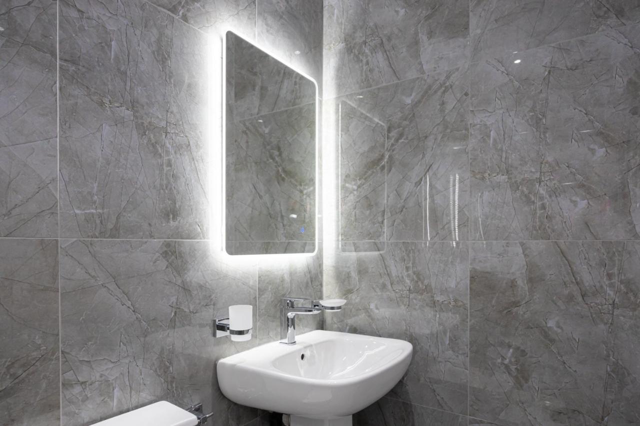 Deluxe Double Room with Shower