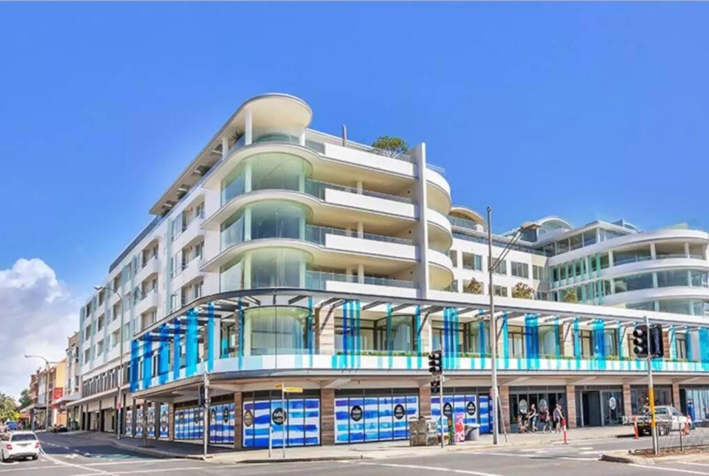 Pacific Chic Luxury Pad - Beachfront Aircon Lift - Bed and Breakfast
