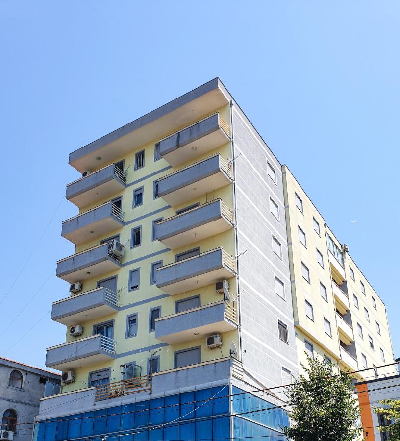 Shkoder Central Apartment near Cathedral and City Center - B&B