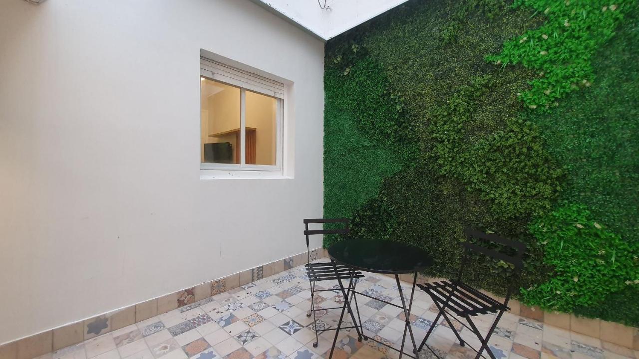 3 ambientes con patio frente a Plaza Colon - Chambres d’hôtes Mar del Plata