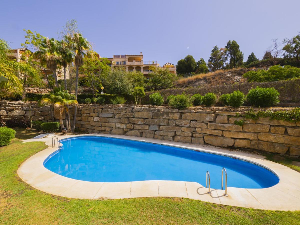 Cubo's Poseidon Apartment 3 & Pool - B&B