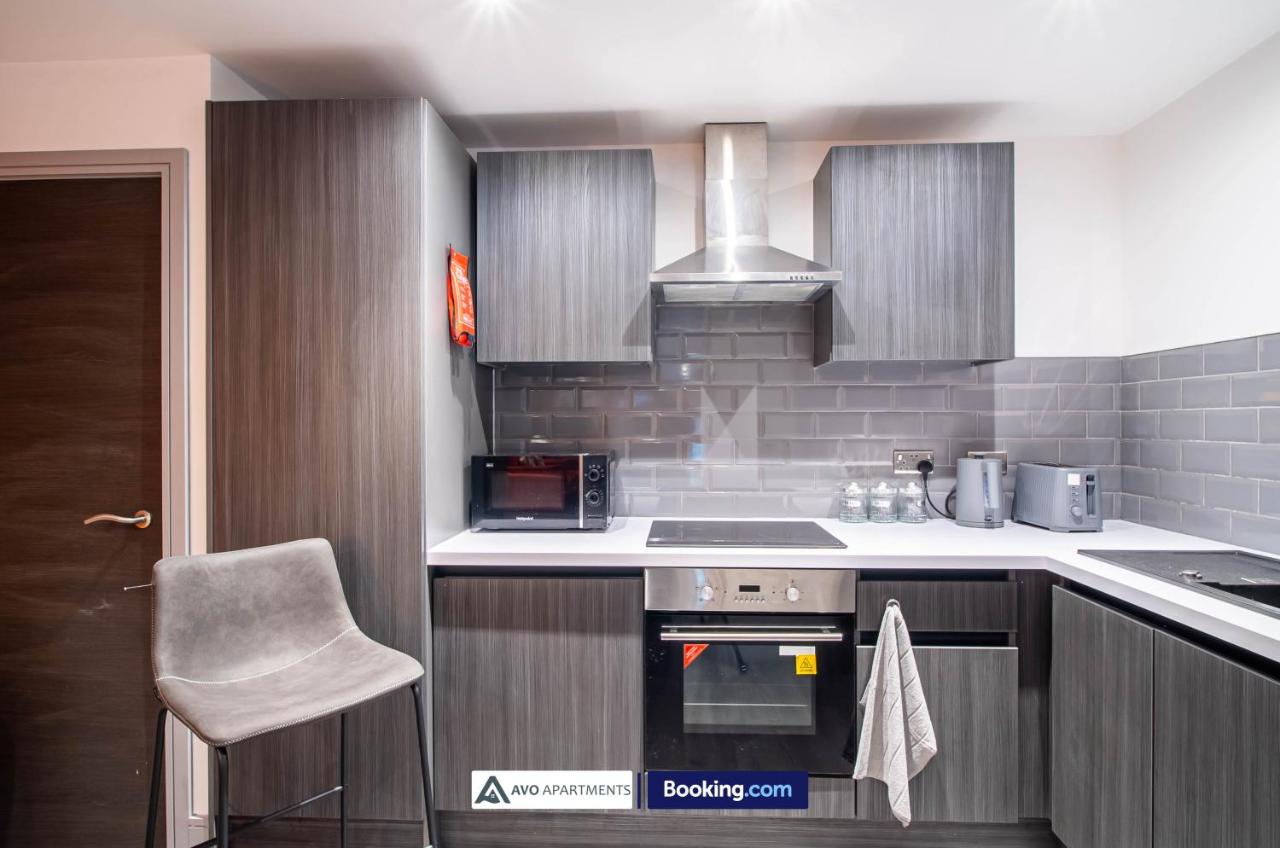 Deluxe One-Bedroom Apartment