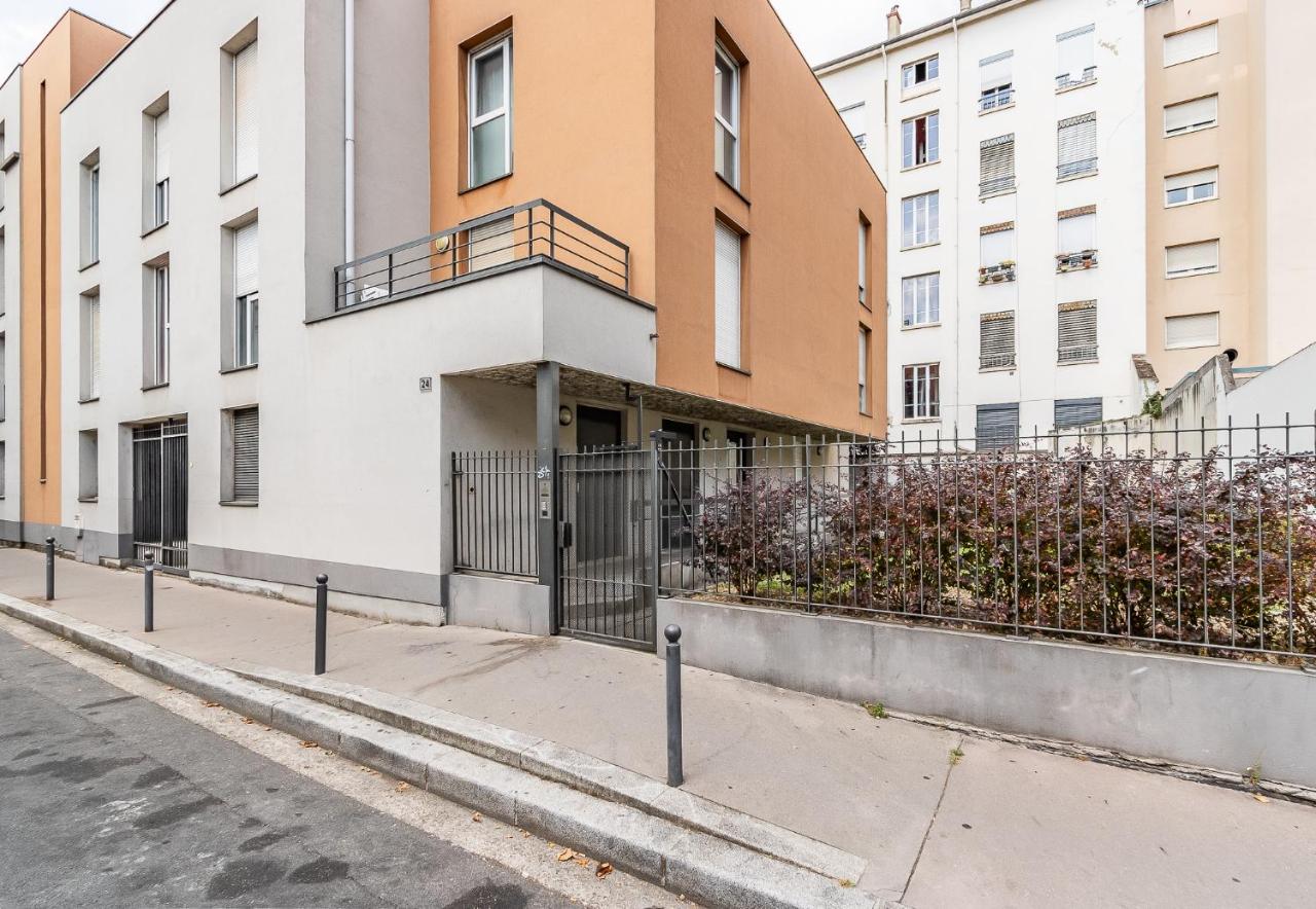 Studio Charpennes - Parking privé gratuit - Bed and Breakfast