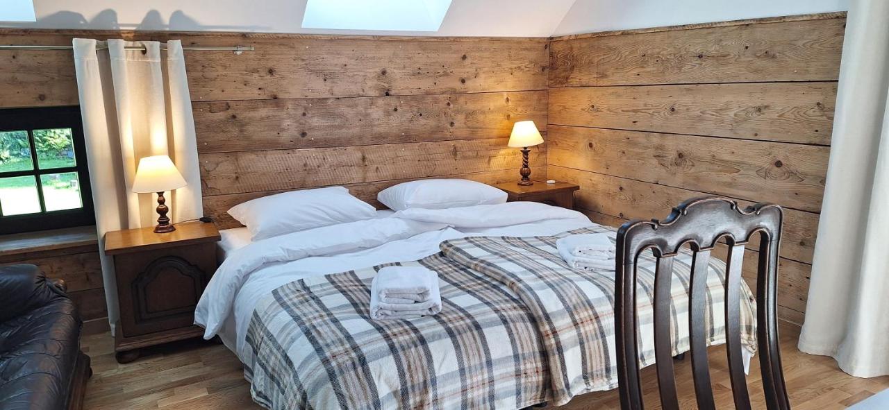 Deluxe One-Bedroom Apartment with Garden View