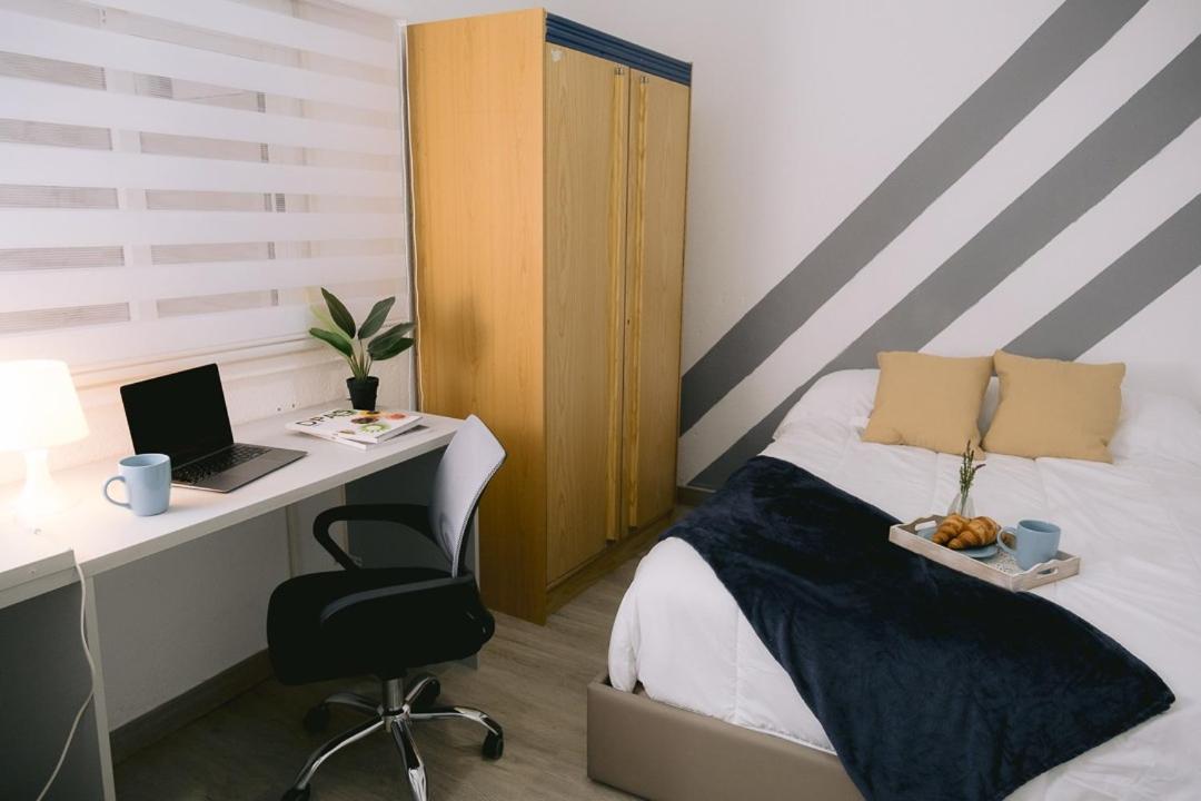 Single Room with Shared Toilet