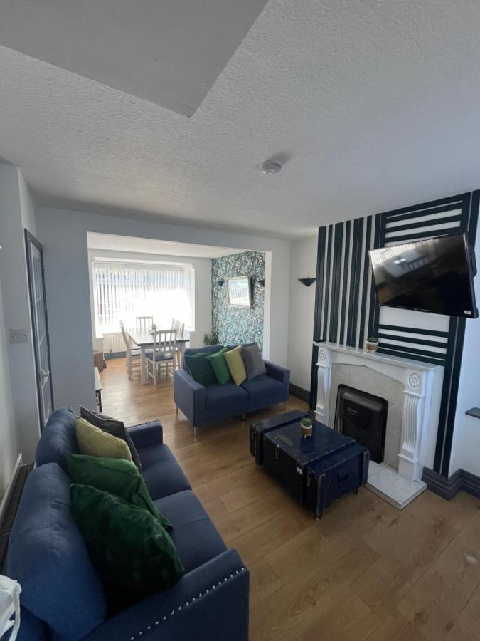 The Little House With The Red Door - B&B Bangor