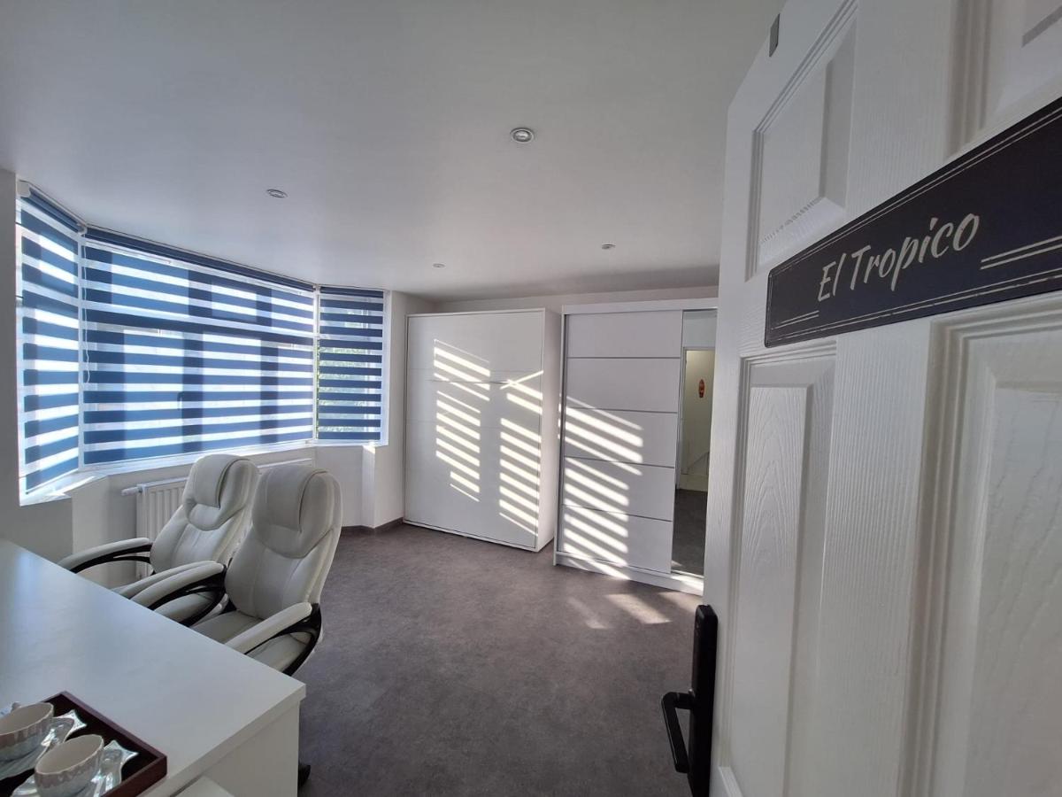 Tweepersoonskamer met Gedeelde Badkamer
