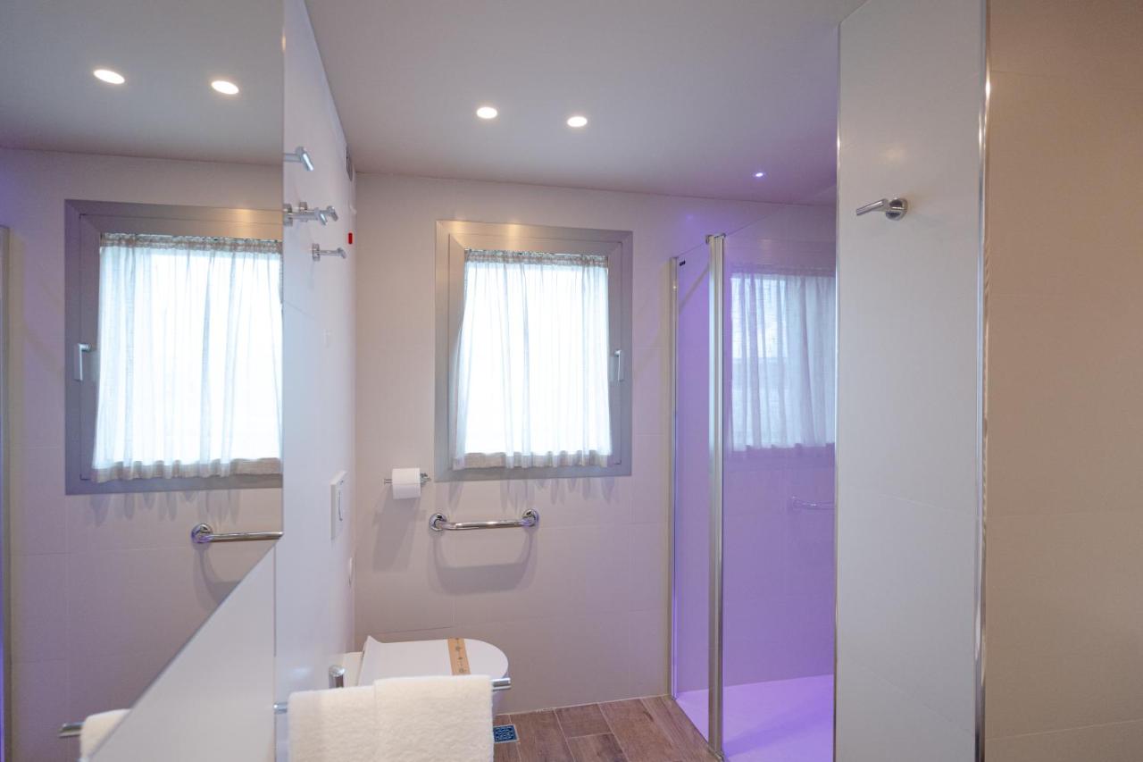 Deluxe Suite with Spa Bath